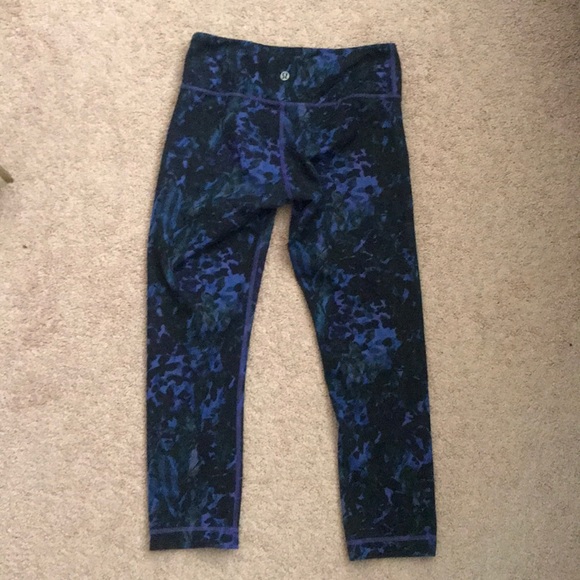 💜LULULEMON WUNDER UNDER CROP LEGGINGS💜 - Picture 4 of 6